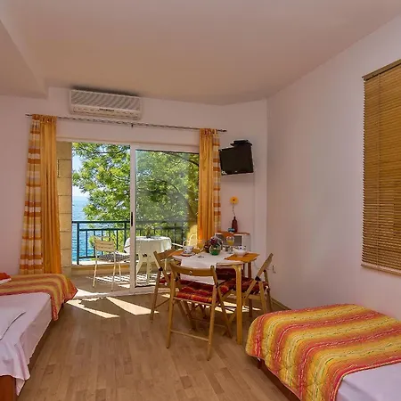 Apartments Ela Tucepi Room photo