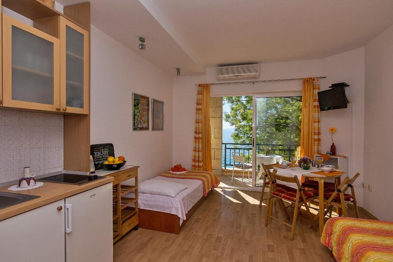 Ela Apartment Tucepi